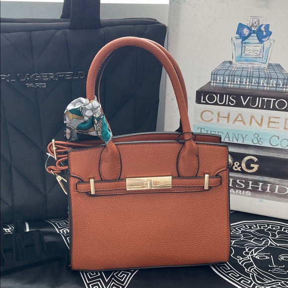 🌟Caramel Color Satchel Tote Bag with Gold Accents🌟NWT also can be crossbody - Picture 9 of 9